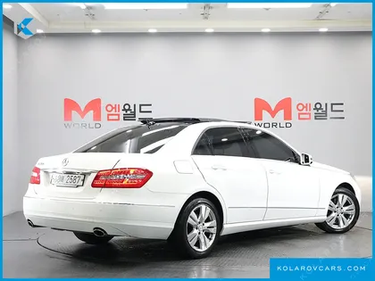 MERCEDES E-CLASS E300 ELEGANCE