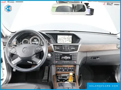 MERCEDES E-CLASS E300 ELEGANCE