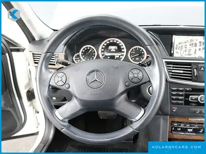 MERCEDES E-CLASS E300 ELEGANCE