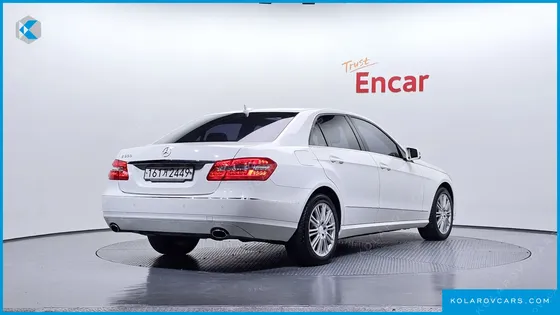 MERCEDES E-CLASS E300 ELEGANCE