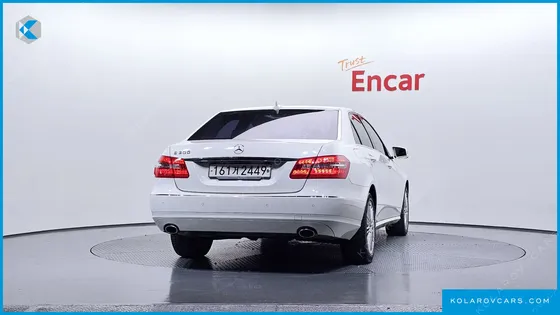 MERCEDES E-CLASS E300 ELEGANCE