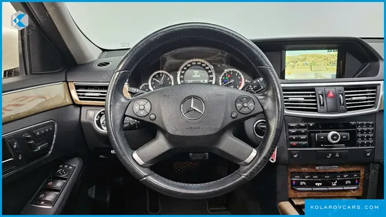 MERCEDES E-CLASS E300 ELEGANCE