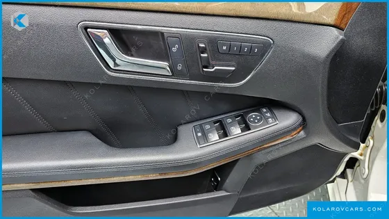 MERCEDES E-CLASS E300 ELEGANCE