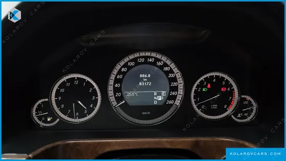 MERCEDES E-CLASS E300 ELEGANCE