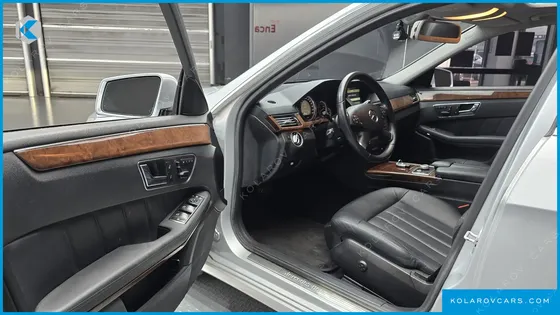 MERCEDES E-CLASS E300 ELEGANCE