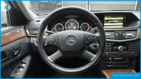 MERCEDES E-CLASS E300 ELEGANCE