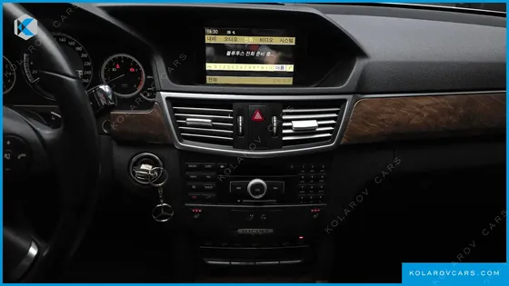 MERCEDES E-CLASS E300 ELEGANCE