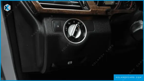 MERCEDES E-CLASS E300 ELEGANCE