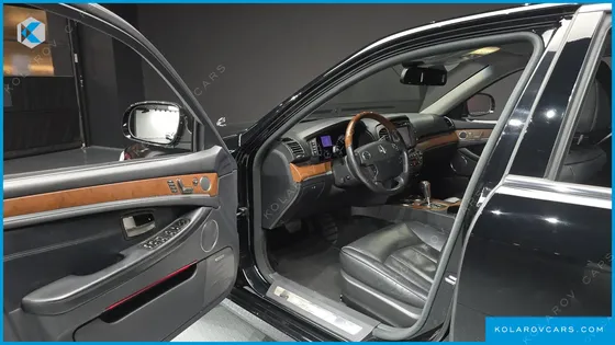 KGM - SSANGYONG CHAIRMAN CW600