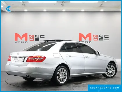 MERCEDES E-CLASS E300 ELEGANCE