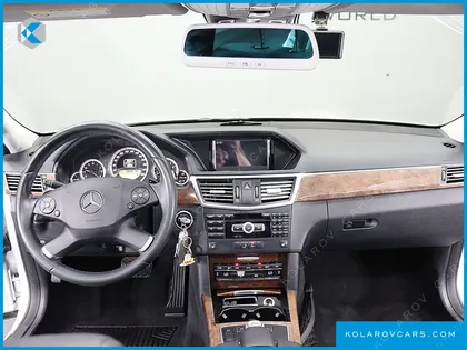 MERCEDES E-CLASS E300 ELEGANCE