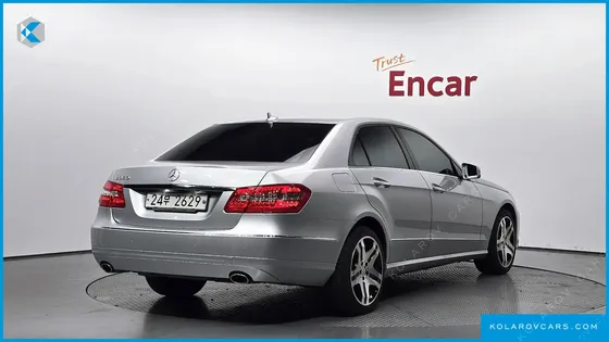 MERCEDES E-CLASS E300 ELEGANCE