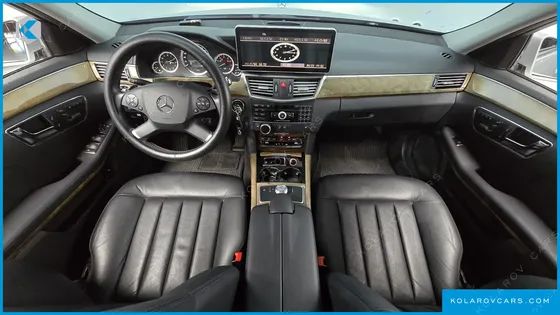 MERCEDES E-CLASS E300 ELEGANCE