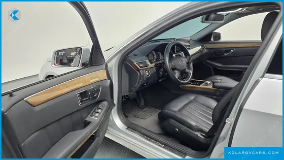 MERCEDES E-CLASS E300 ELEGANCE