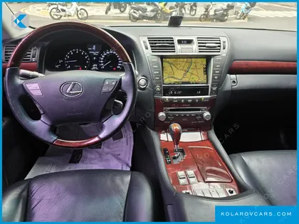 LEXUS LS 5-SEATS OTTOMAN