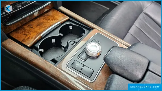 MERCEDES E-CLASS E300 ELEGANCE