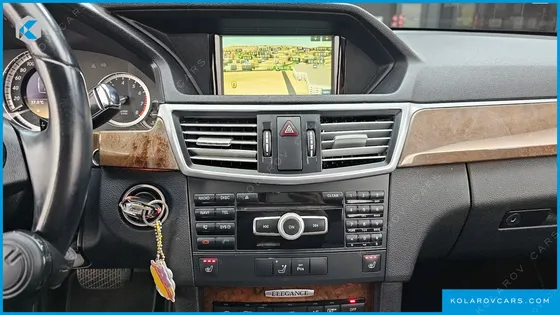 MERCEDES E-CLASS E300 ELEGANCE