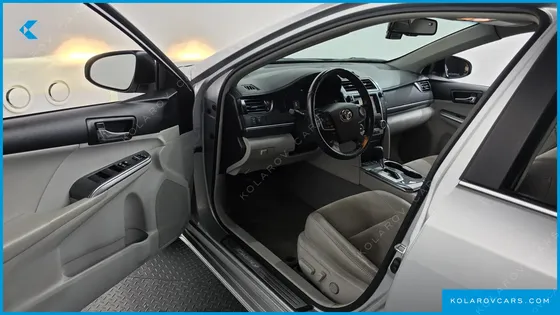 TOYOTA CAMRY HYBRID XLE
