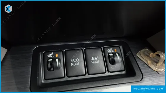 TOYOTA CAMRY HYBRID XLE