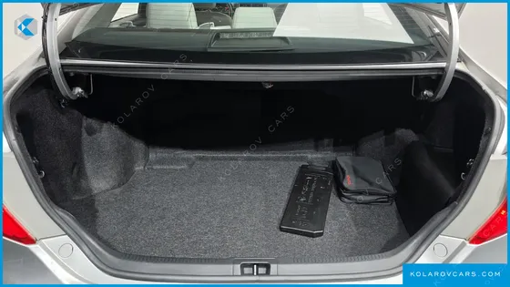 TOYOTA CAMRY HYBRID XLE
