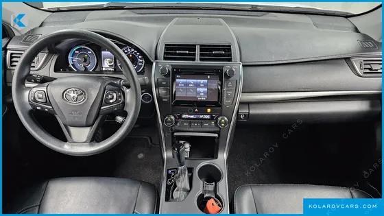 TOYOTA CAMRY HYBRID LE