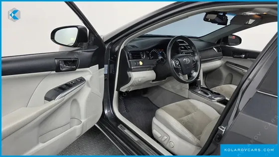 TOYOTA CAMRY HYBRID XLE