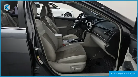 TOYOTA CAMRY HYBRID XLE