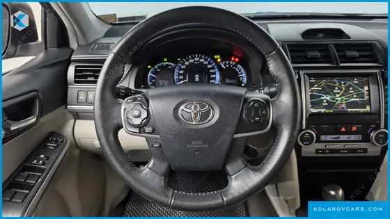 TOYOTA CAMRY HYBRID XLE