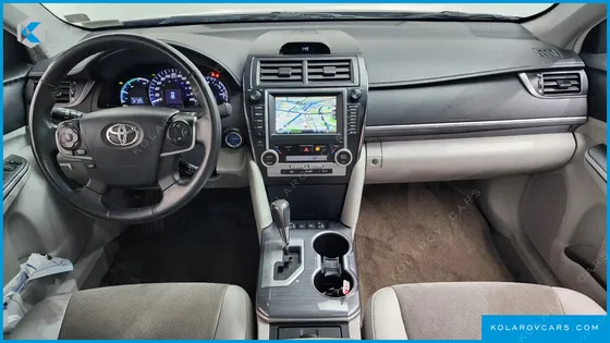 TOYOTA CAMRY HYBRID XLE