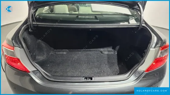 TOYOTA CAMRY HYBRID XLE