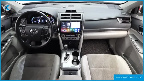 TOYOTA CAMRY HYBRID XLE