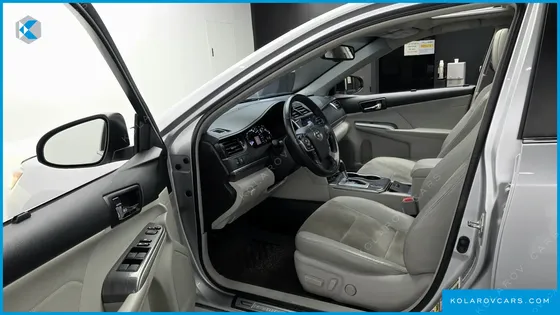 TOYOTA CAMRY HYBRID XLE