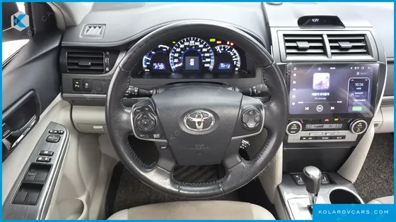 TOYOTA CAMRY HYBRID XLE