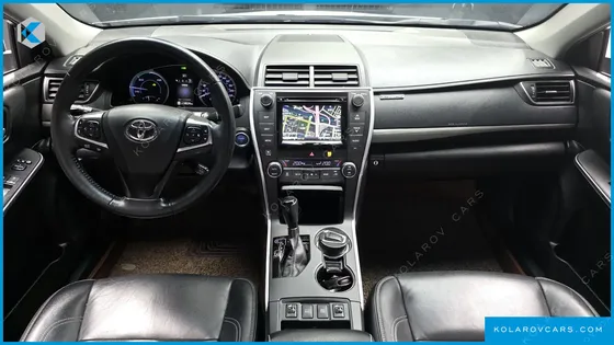 TOYOTA CAMRY HYBRID XLE