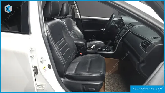 TOYOTA CAMRY HYBRID XLE