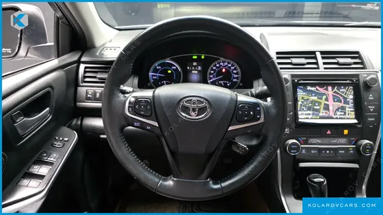 TOYOTA CAMRY HYBRID XLE