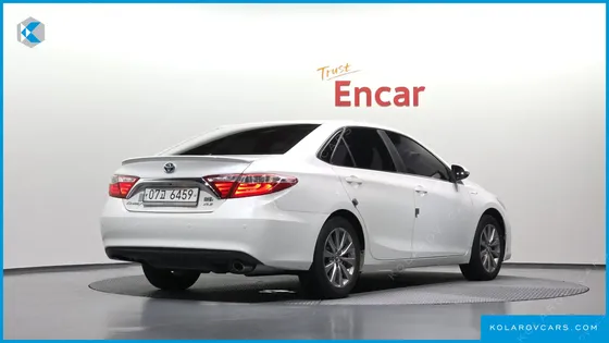 TOYOTA CAMRY HYBRID XLE