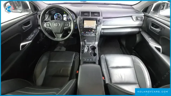 TOYOTA CAMRY HYBRID XLE