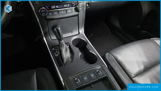 TOYOTA CAMRY HYBRID XLE