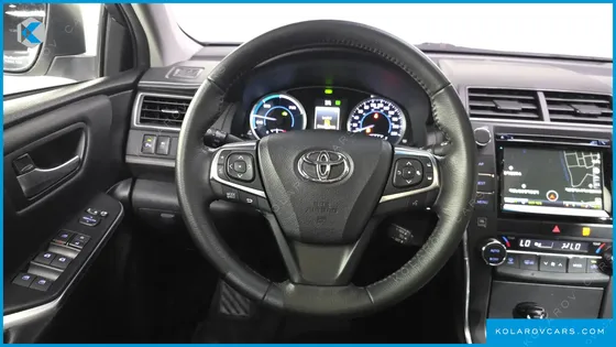 TOYOTA CAMRY HYBRID XLE
