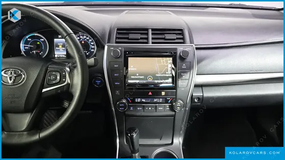 TOYOTA CAMRY HYBRID XLE