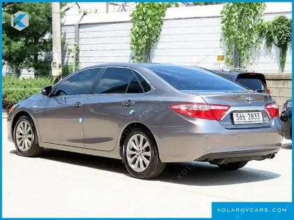 TOYOTA CAMRY HYBRID XLE