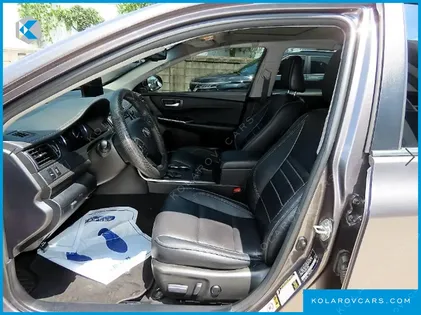 TOYOTA CAMRY HYBRID XLE
