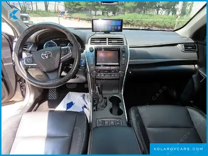 TOYOTA CAMRY HYBRID XLE