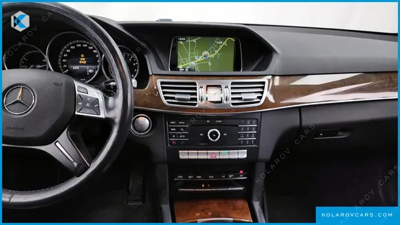 MERCEDES E-CLASS E300 ELEGANCE