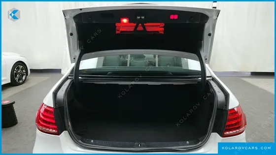 MERCEDES E-CLASS E300 ELEGANCE