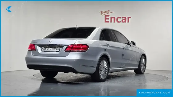 MERCEDES E-CLASS E300 ELEGANCE