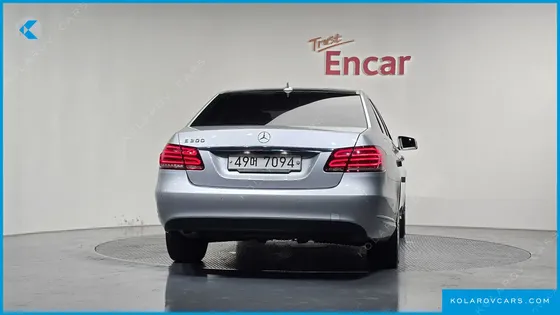 MERCEDES E-CLASS E300 ELEGANCE