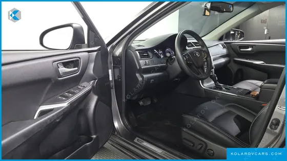 TOYOTA CAMRY HYBRID LE