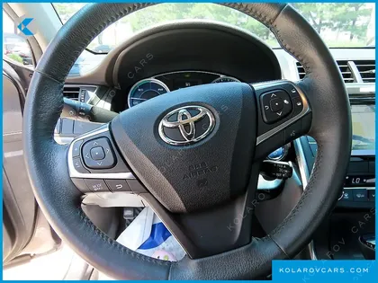 TOYOTA CAMRY HYBRID XLE